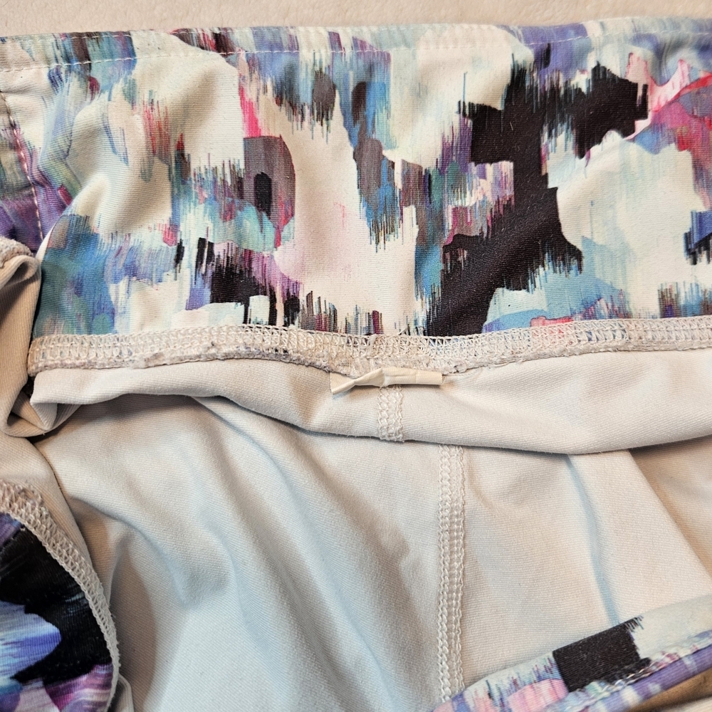 Women's Multicolor Patterned Shorts - Picture 7 of 8